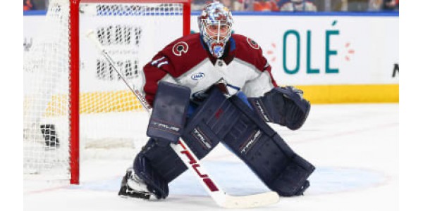 L'Avalanche du Colorado s'est qualifiée pour le tour suivant des séries éliminatoires de la LNH avec une fiche parfaite de 4-0